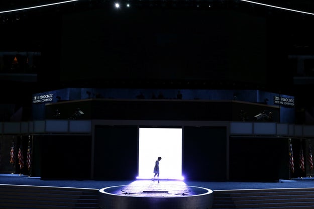 So naturally Elizabeth Banks did the very same thing at last night's Democratic National Convention.