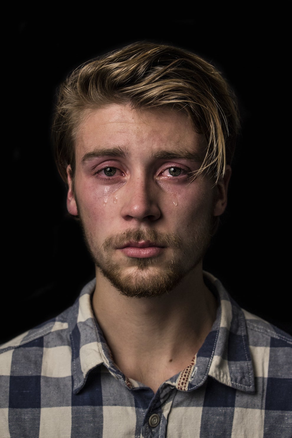 18 Photos Of Men Crying That Challenge Gender Norms