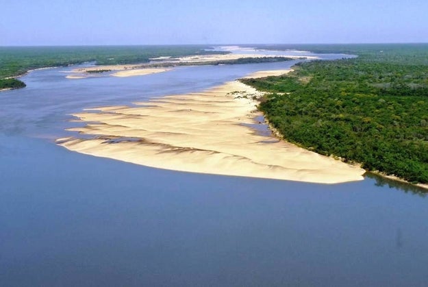 Praias e Lagos do Cantão