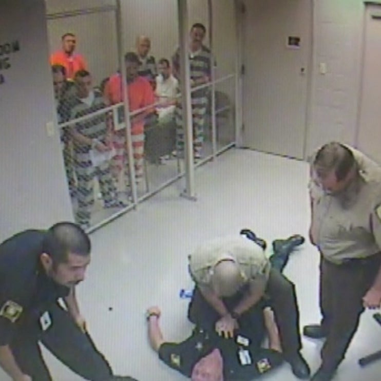 Texas Inmates Broke Out Of A Cell To Save A Jailer From An Apparent