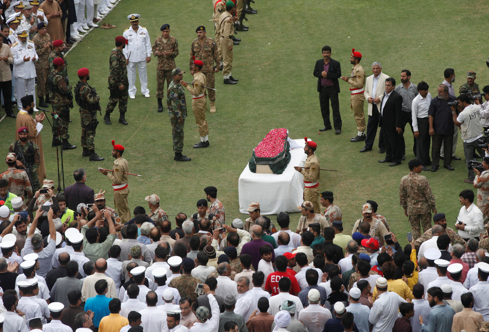 Thousands Attend Funeral Of Beloved Humanitarian Abdul Sattar Edhi In ...