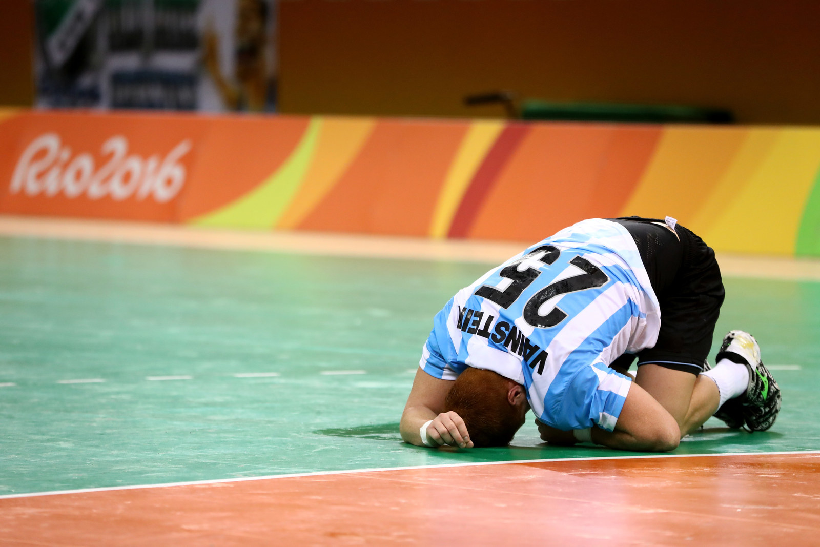 Cuando perdió contra Dinamarca en balonmano.