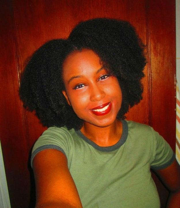 Hi, I'm Kim! *waves* This is my once-voluminous 4C 'fro that is now shrunken, because it's hot and humid AF in NYC.
