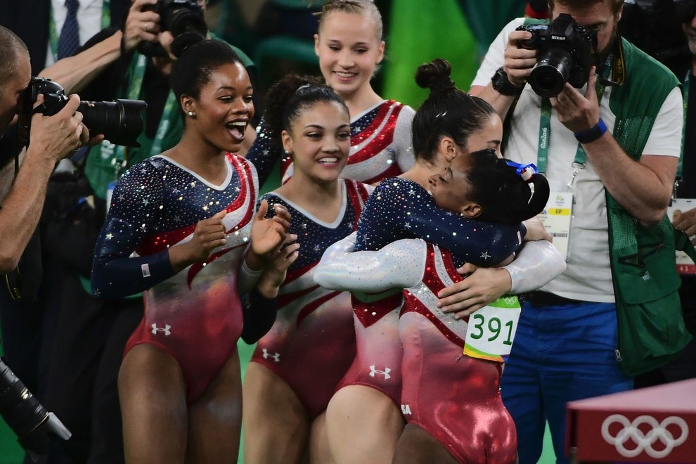 19 Super Sweet Olympic Hugs That Will Make You Feel Things