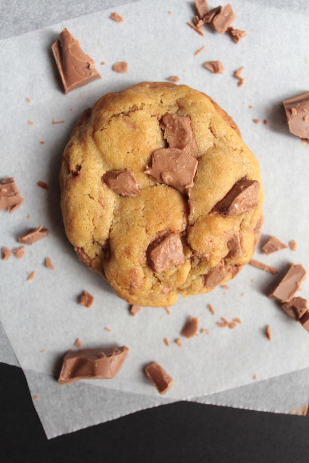 Soft & Chewy Chocolate Chunk Cookies