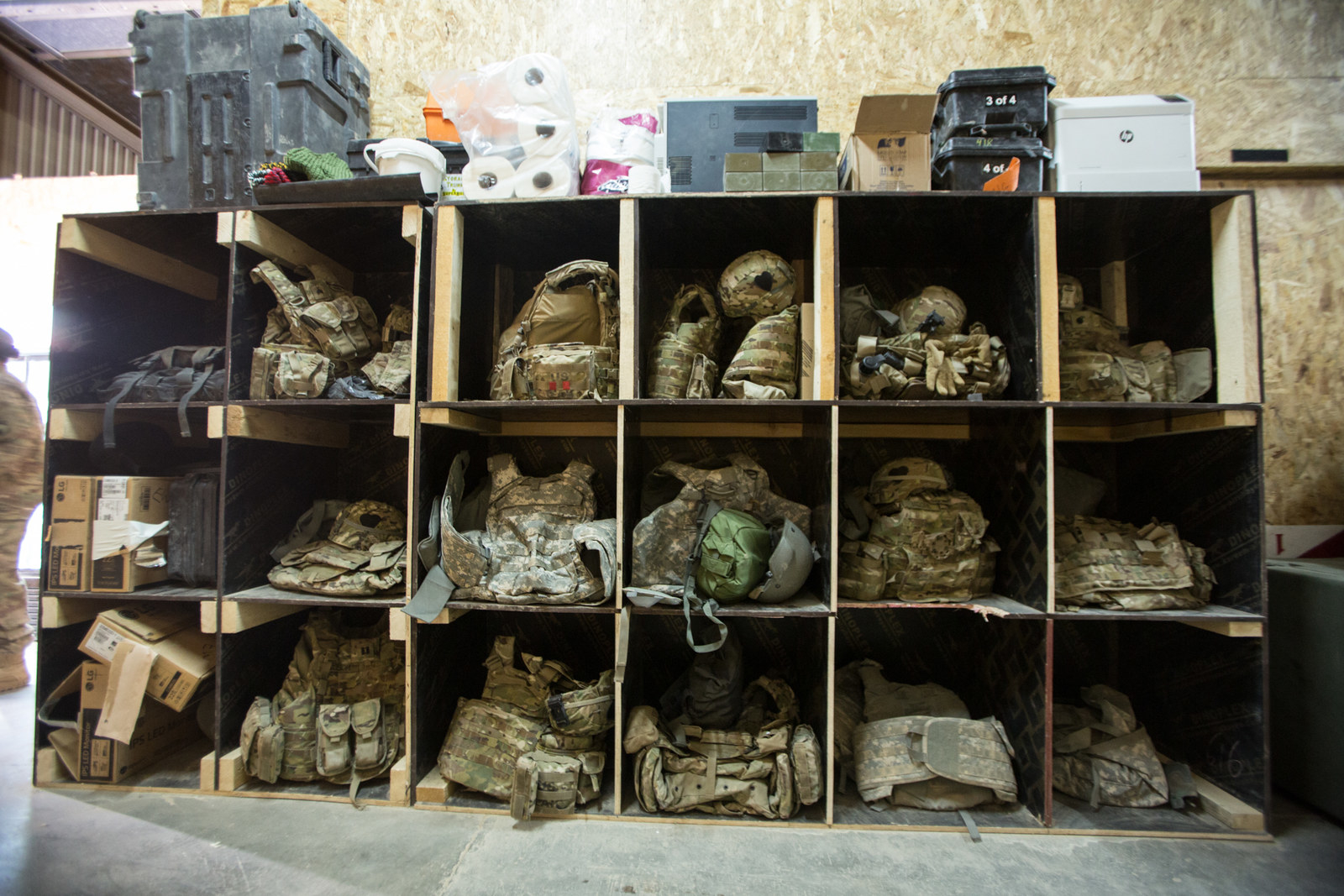 Rare Photos Show Life Inside A US Military Base In Iraq