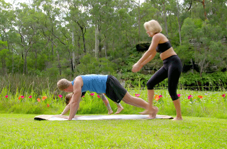 Keira got a solo date! And got to do yoga! Which for some reason she was all about, so she was happy for a change. Well until, Richie decided they didn't have connection and sent her home, which I mean, why the fuck are we meant to keep watching now?!