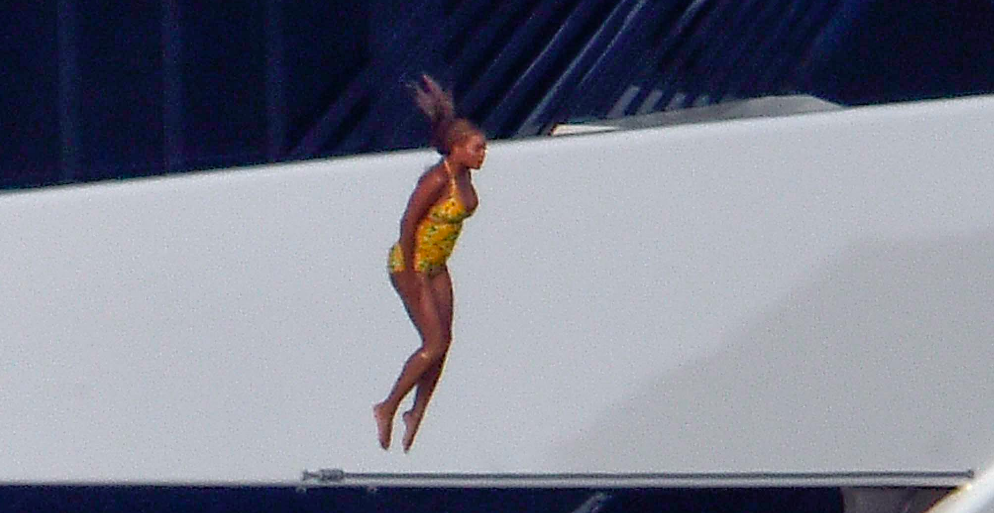 did beyonce jump off yacht