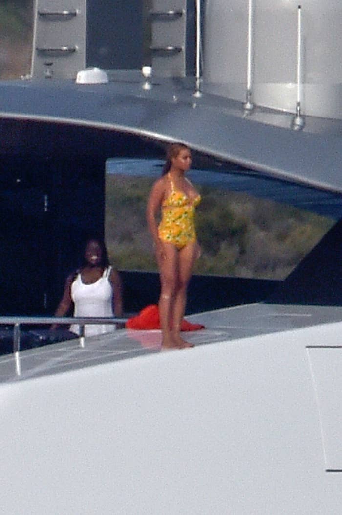 did beyonce jump off yacht