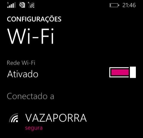 O wi-fi já conecta automaticamente quando você vai na casa da pessoa.