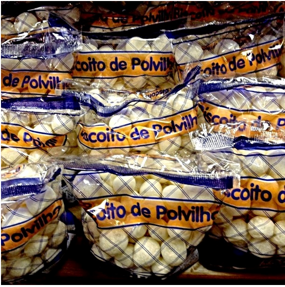 Qualquer outro petisco ou salgadinho que você for comprar vai ser muito mais caro do que um enorme pacote de biscoito de polvilho.
