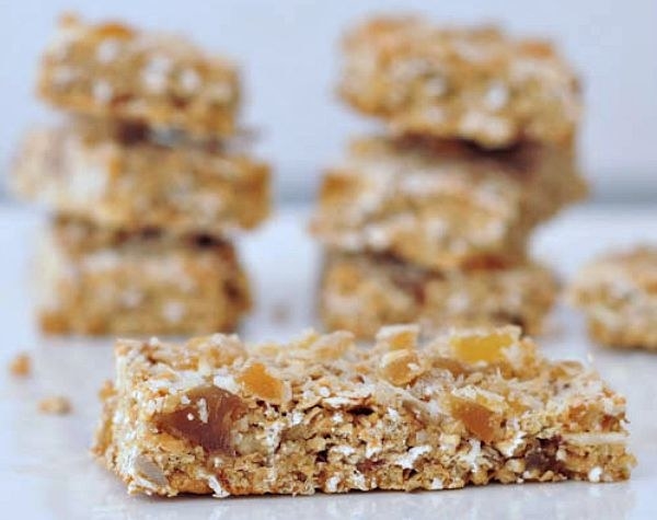 Warmly spiced and flavorful, these crunchy bar is packed with protein. Recipe here.