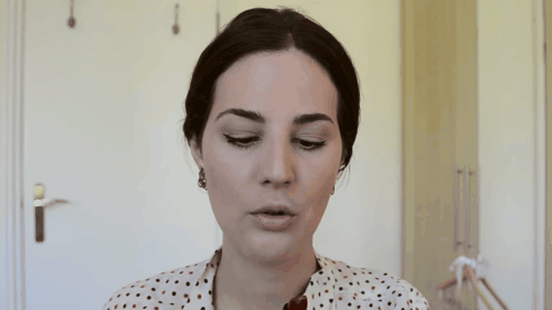 E o primer, que geralmente é para segurar aquela maquiagem mais completa, neste caso vai reforçar a cobertura da base. Tem um tutorial bom para peles mais claras aqui.