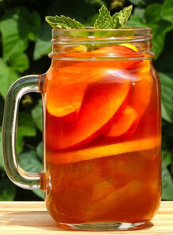 A classy-ass peach iced tea whiskey