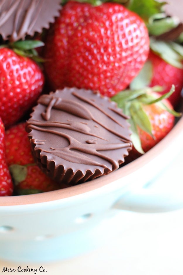 Strawberry and Banana-Filled Chocolate Cups