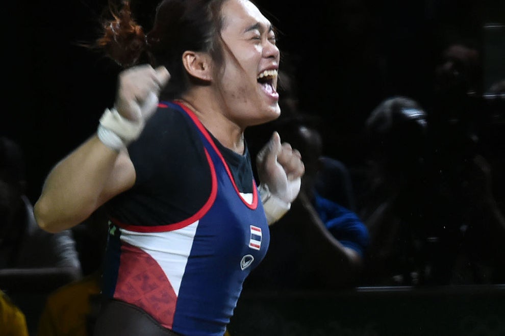 24 Incredibly Moving Photos Of Athletes Achieving Their Dreams