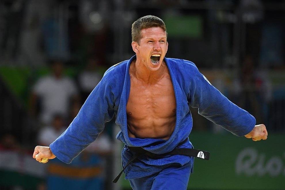 24 Incredibly Moving Photos Of Athletes Achieving Their Dreams