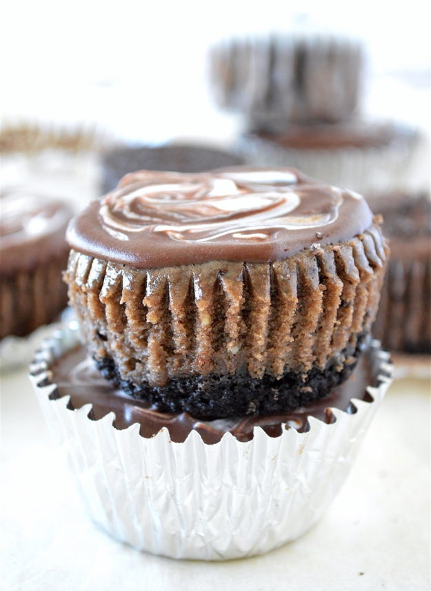 Mini Oreo Cookie Butter Cheesecakes