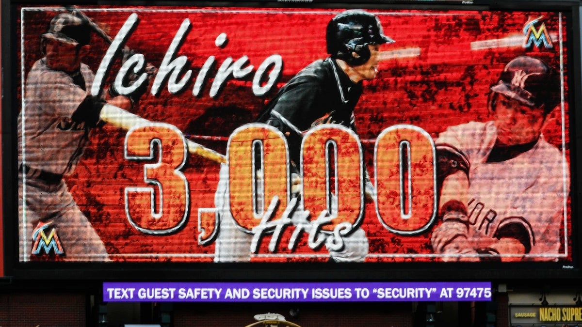 イチローのメジャー通算3000本安打達成 日米通算記録の時とローズ氏の 