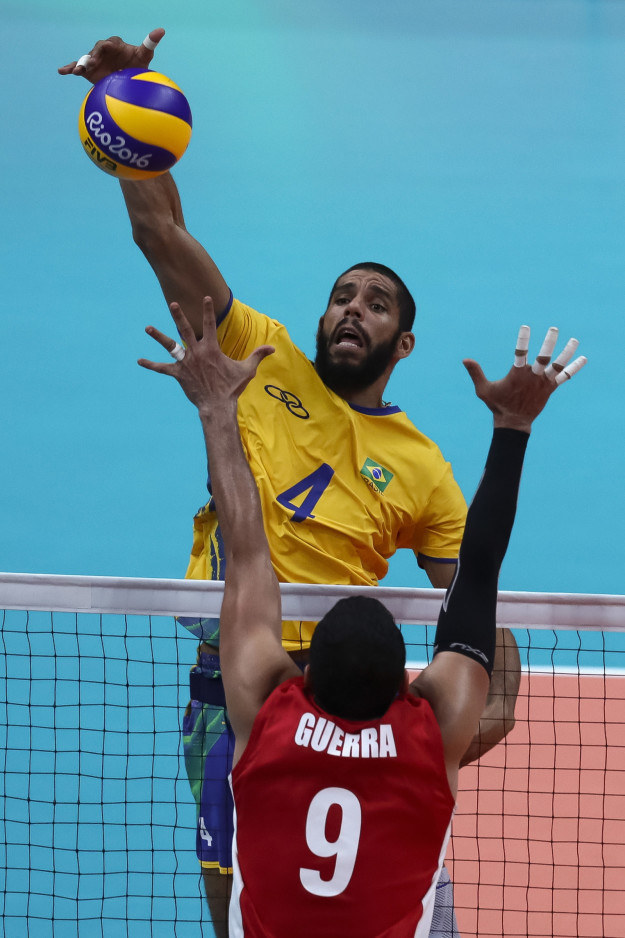 Wallace Souza, do vôlei, seria o seu namorado olímpico.