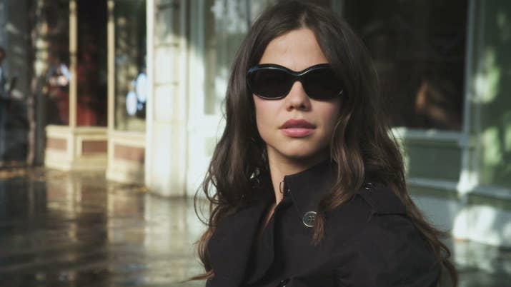 Blind Jenna is actually played by Home and Away alumni Tammin Sursok!