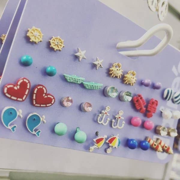 10 Things you only know if you used to shop at Claire's Accessories