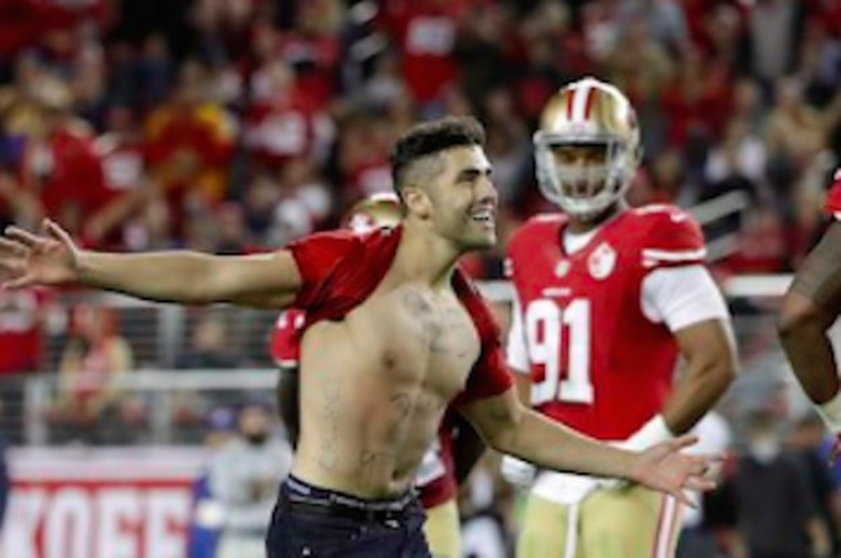 Announcer Is Very, Very, Very Excited Fan Rushed Field During 49ers-Rams  Game