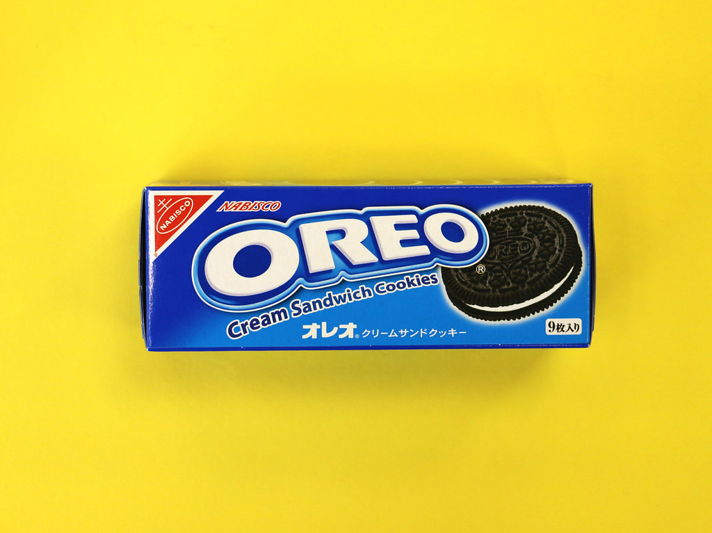 味は 値段は 新旧オレオ リッツを食べ比べてみた