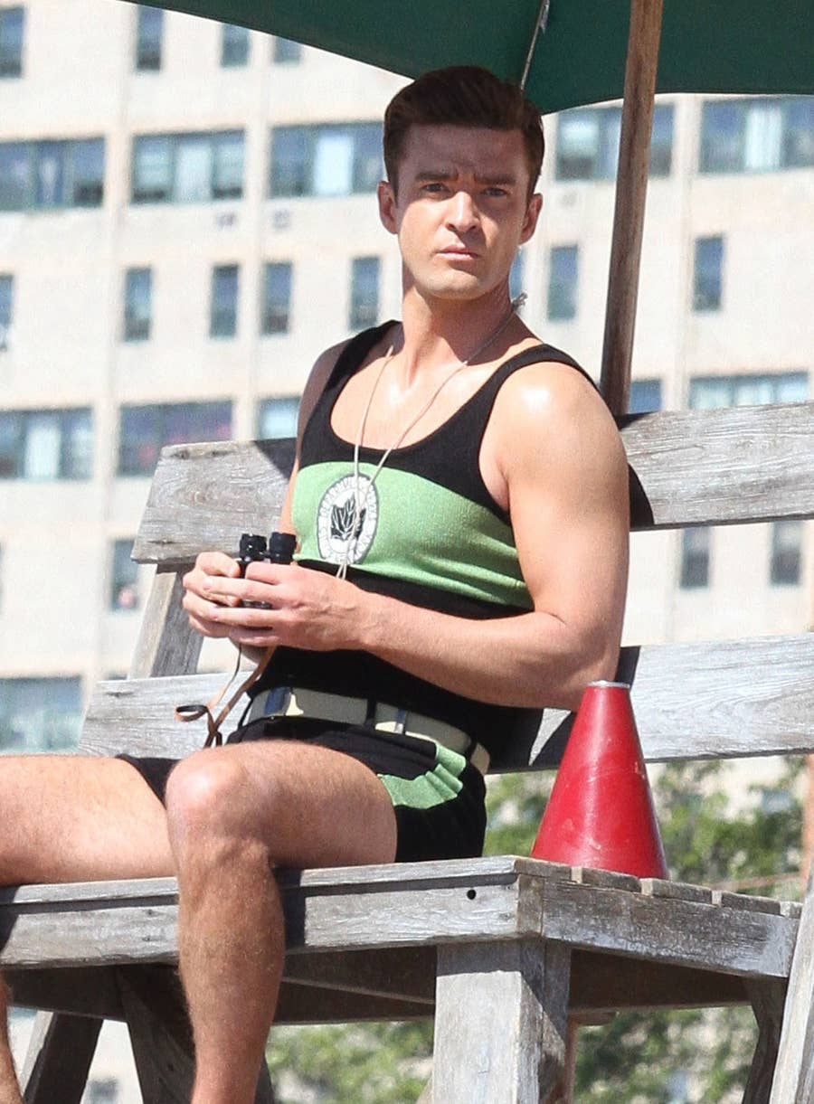ちょっと見て 1950年代のライフガードを演じるジャスティン ティンバーレイクを