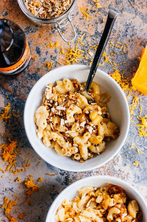 Pumpkin Ale Mac and Cheese With Pretzel Breadcrumbs