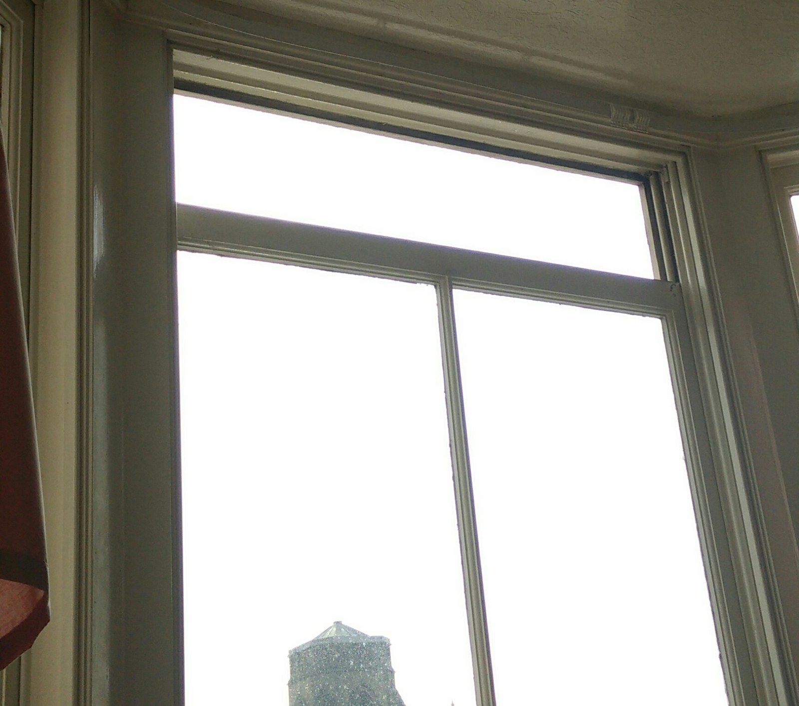Oh right, the window is open, I'm probably somewhat to blame for that then.YES I KNOW IT NEEDS A CLEAN.YES I KNOW, NICE CURTAIN DICKHEAD.
