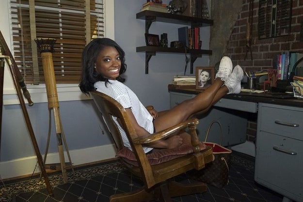 Simone also got to casually hang at Ezra's apartment...