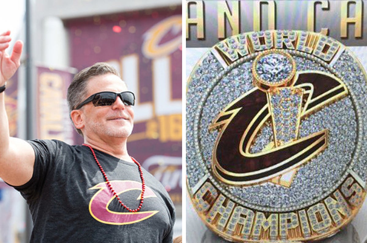 How many franchise members and employees usually get a championship ring? -  AS USA