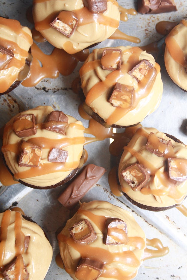 Snickers Cupcakes