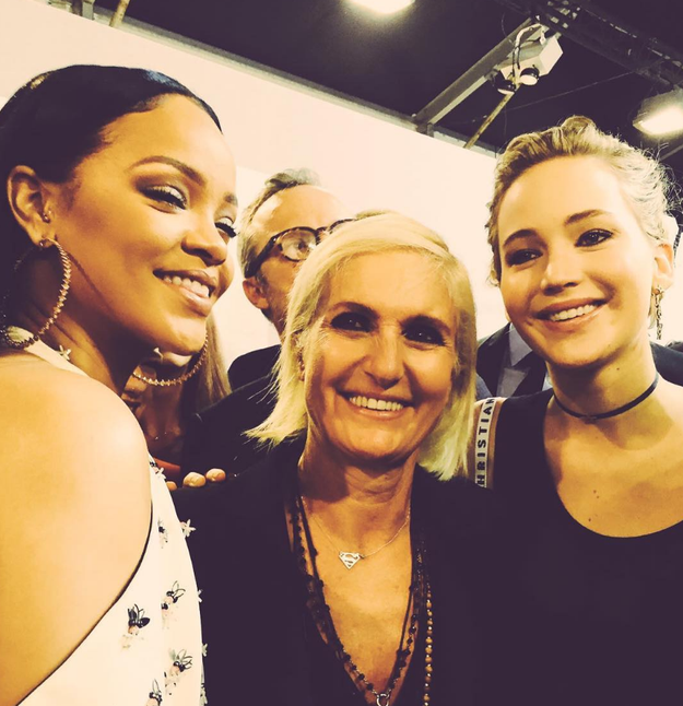 ...AND SEEING JENNIFER LAWRENCE AND RIRI IN ONE PICTURE TOGETHER IS ALMOST TOO MUCH TO FUCKING HANDLE!