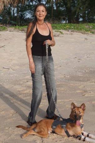 前足を失ったわんこ 義足を着けて超ハッピーに 前足を失ったわんこ 義足を着けて超ハッピーに