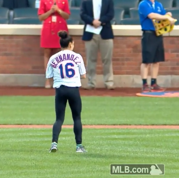 Laurie Hernandezs Opening Throw For The Mets Was Pitch Perfect