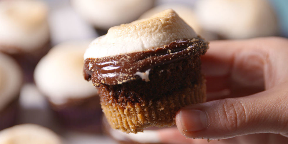 S'mores + Cupcakes. Not a drill. Here's the recipe.