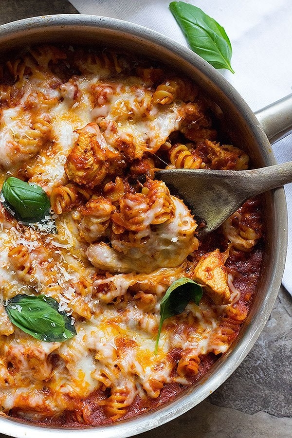 One Pan Chicken Parmesan Pasta