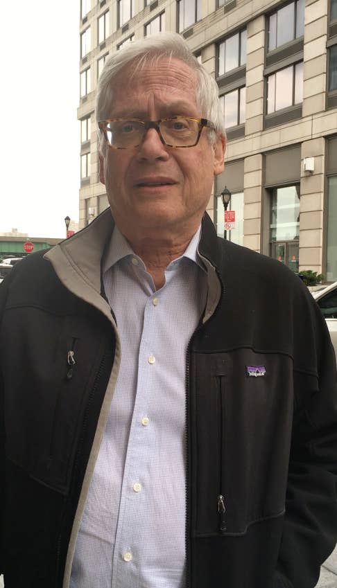 トランプ氏の名前のついたマンションに住むのを 恥ずかしい と話す人たち