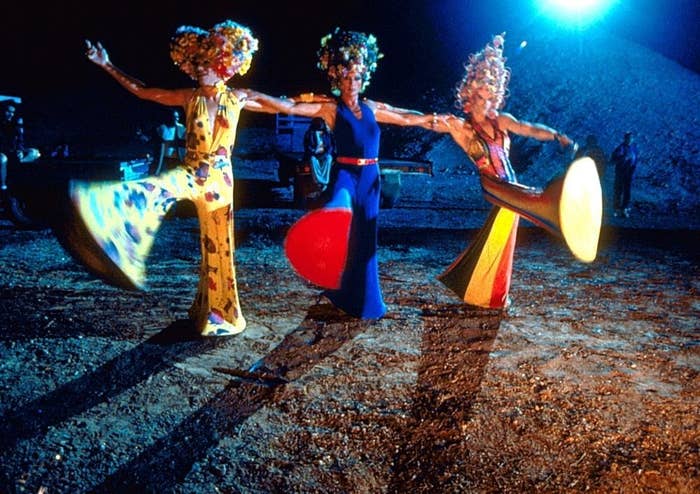 The Adventures of Priscilla: Queen of the Desert ***** (1994, Hugo