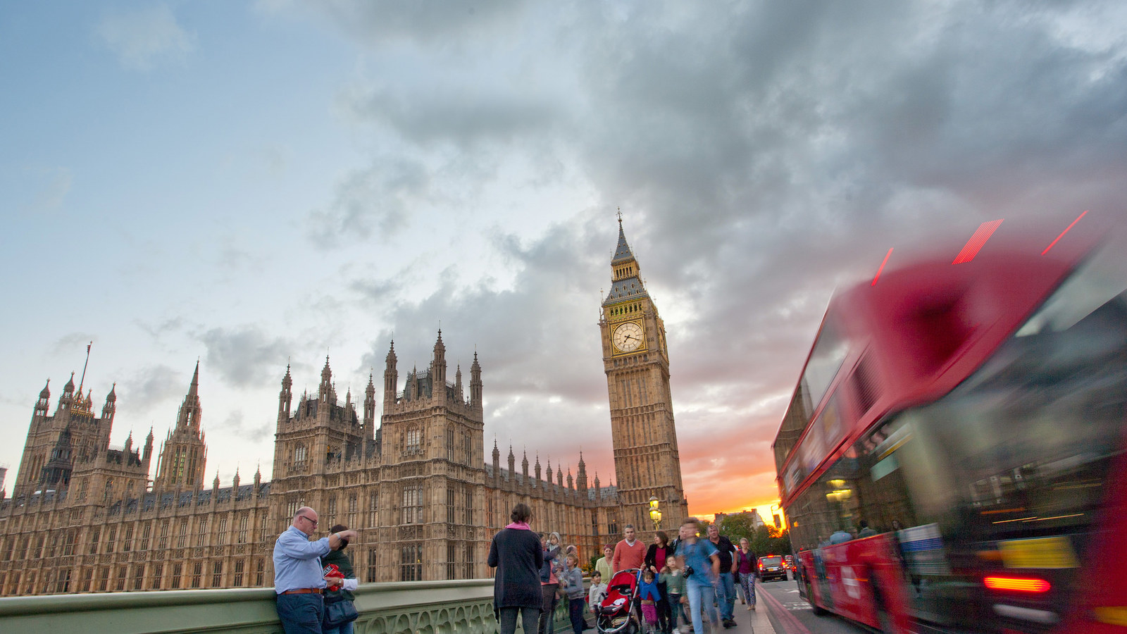 A trip to london. Биг Бен в сравнении с человеком фото.