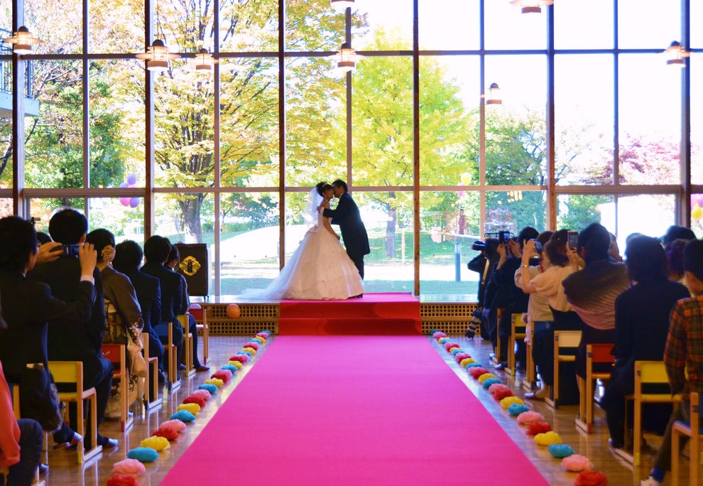 結婚式の費用が最高額の360万円に 派手婚 地味婚 最近のスタイルは