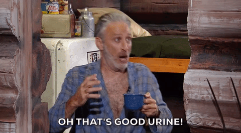 Dans l’optique de vous hydrater dans des conditions extrêmes, (ne faites pas la fine bouche), parce que l’urine est constituée à 95% d’eau. Et même au quotidien, comme des millions de personnes à travers le monde; c’est ce que racontait en 2014 le réalisateur Thierry Bernod dans son documentaire Les superpouvoirs de l’urine.L’intérêt? Absorber un liquide qui «contient de l’urokinase, qui a des propriétés anticoagulantes», précisait-il à 20minutes. Siroter son pipi serait donc bon pour la circulation sanguine.