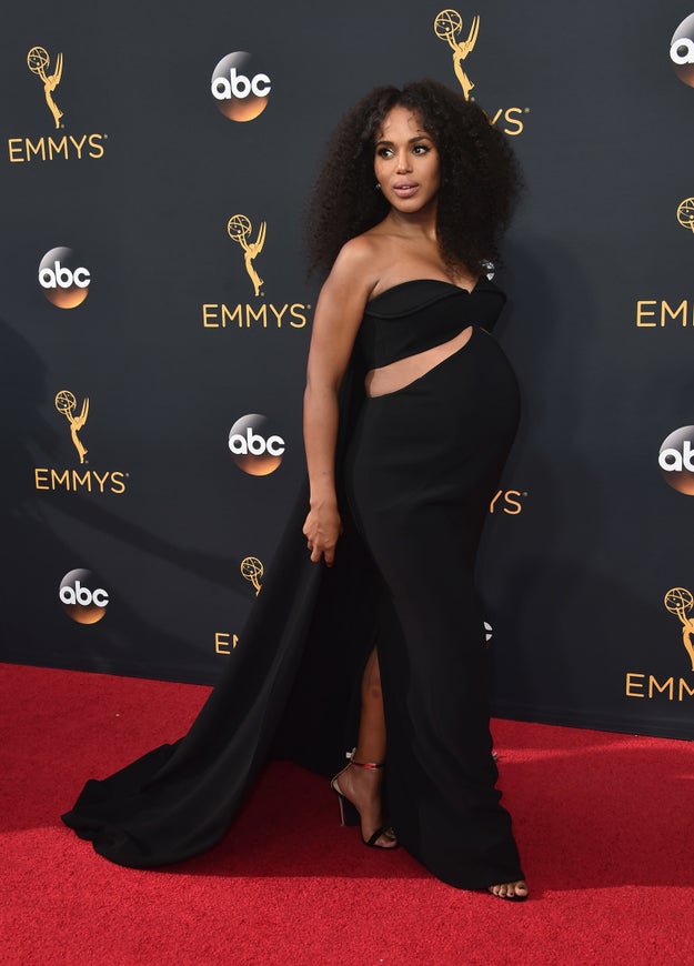 When she wowed in this form-fitting gown complete with belly cut-outs and a cape.