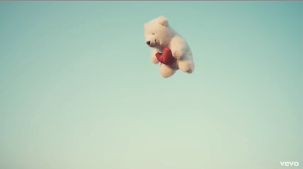 Turns out it's a teddy bear clutching a heart.