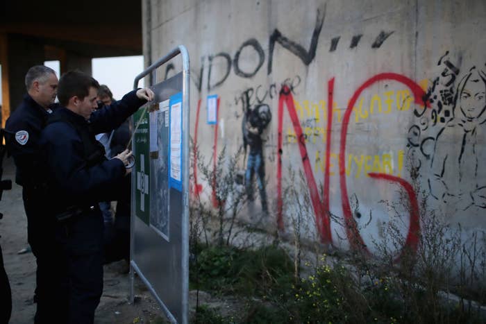 仏の難民キャンプ ジャングル 大規模な立ち退きの写真