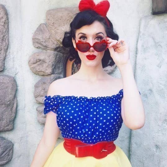 古いけれど新しい Instagramで注目のヴィンテージ ファッションの女性たち 古いけれど新しい Instagramで注目のヴィンテージ ファッションの女性たち