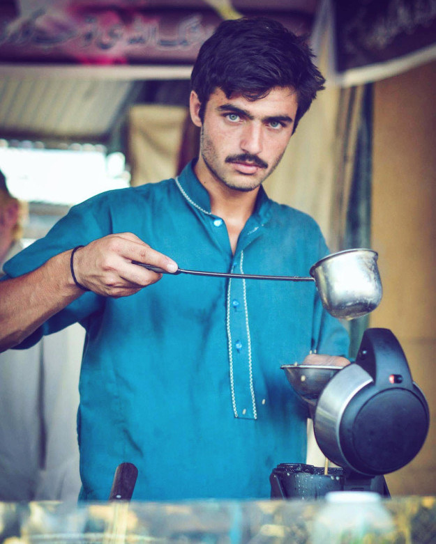 If you've not heard of Arshad Khan, the viral and incredibly gorgeous Pakistani tea seller, in the past week, you've probably been living under a rock.