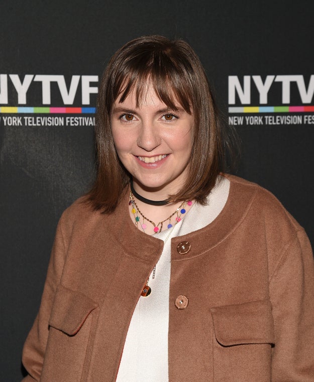 Lena Dunham ~revealed~ her brunette hair.